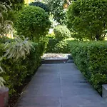 Mvt Guesthouse & Restaurant