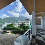 12 Monks Rishikesh