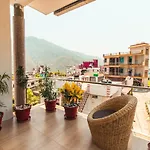Gayatri Niwas