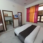 Hotel The Holiday Home