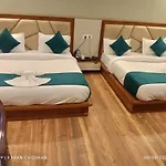 Hotel & Hostel Vimal Ganga