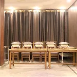 Leisure Palace Hotel
