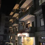 Leisure Palace Hotel