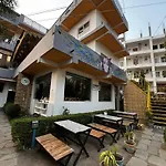 12 Monks Rishikesh Hostel