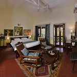 Neemrana\'S Glasshouse On The Ganges