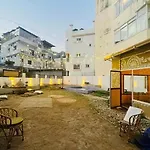 Shanti Hostel And Garden Cafe
