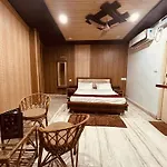 The For You Hotel & Restaurant
