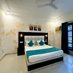 The Wraveler Tapovan Rooms And Dorms
