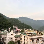 Prithvi Hotel - Aesthetic Rooms With Netflix, Ac, Room Heater In Upper Tapovan