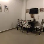 Ensquare Hotel - 2Bhk Apartment With Netflix, Kitchen Near Laxman Jhula Tapovan