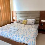 Ima Ganga Hotel - Aesthetic, Quite Mountain View Rooms With Netflix, Free Airport Pickup For Booking More Than 7 Nights, Elevator, Backup, Room Heater In Upper Tapovan