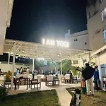 Shanti Hostel - Aesthetic Room With Netflix, & Ac In Upper Tapovan