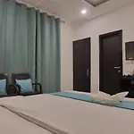 Hotel Rising Hills By Around Stays