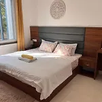 Ima Ganga Hotel - Aesthetic, Quite Mountain View Rooms With Netflix, Free Airport Pickup For Booking More Than 7 Nights, Elevator, Backup, Room Heater In Upper Tapovan