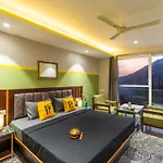 The Hosteller Rishikesh, Ganges