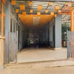 Townhouse Club Hotel & Rooftop-Cafe