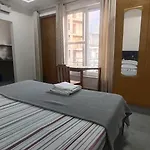 Oji\'S Homestay - Aesthetic Quite Rooms With Kitchen, In Walking Distance To Ganga In Yoga Lane Tapovan, Free Airport Pickup For More Than 7 Night Stay