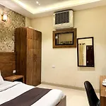 Hotel Nirvana Palace Rishikesh