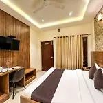 Hotel Nirvana Palace Rishikesh