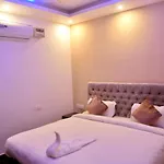 Hotel Gharonda