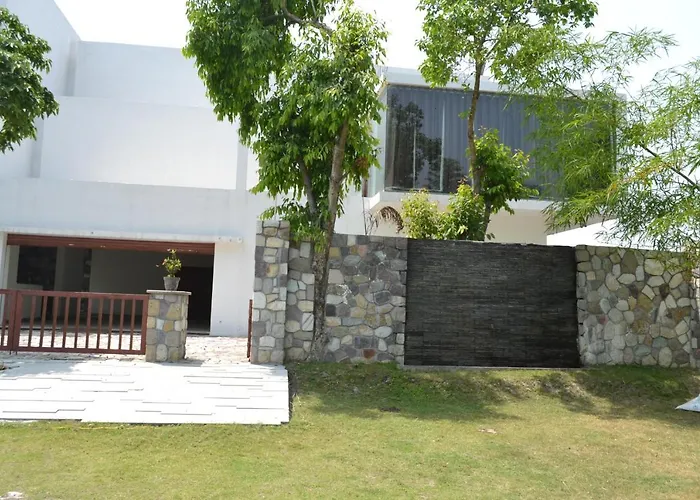 Vanantra Resort