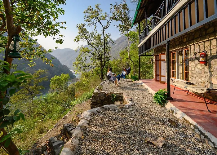 Neemrana\'S Glasshouse On The Ganges