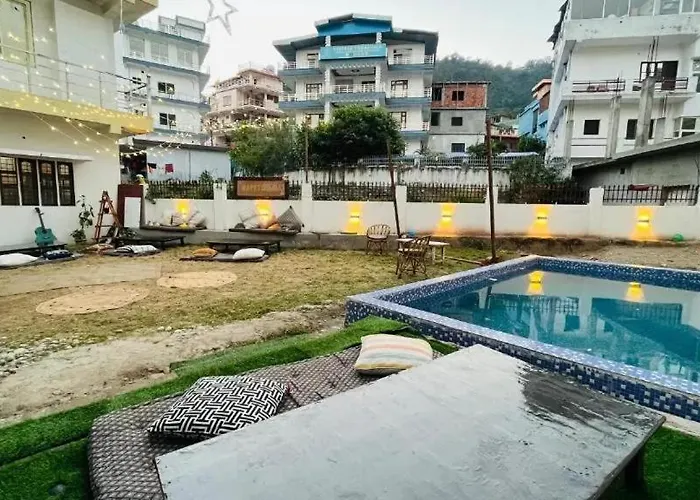 Shanti Hostel And Garden Cafe
