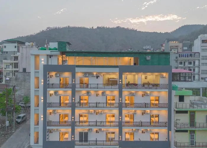 Perfectstayz Alpine Near Laxman Jhula