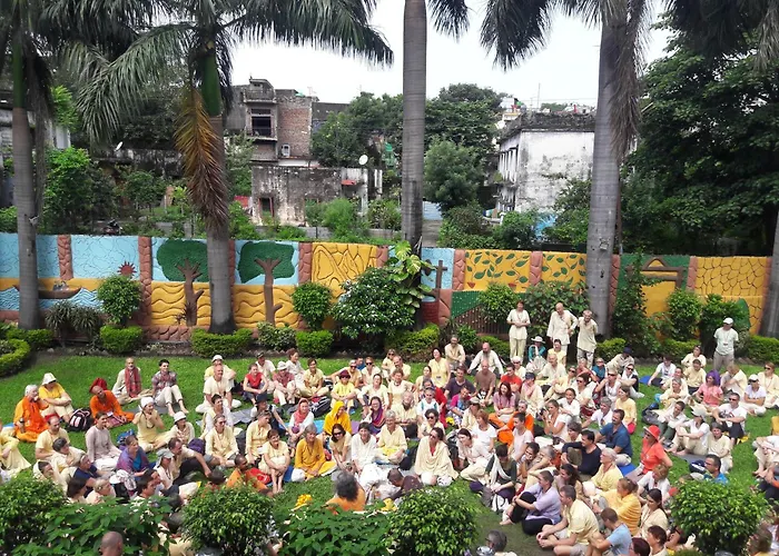Hotel Neeraj Bhawan- Triveni Ghat
