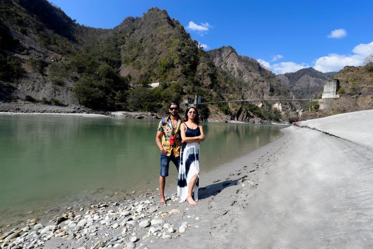 Raga On The Ganges, 5*