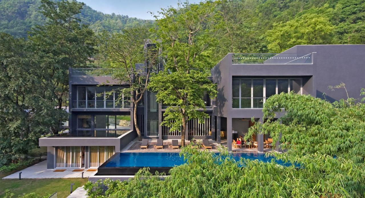 Resort The Roseate Ganges