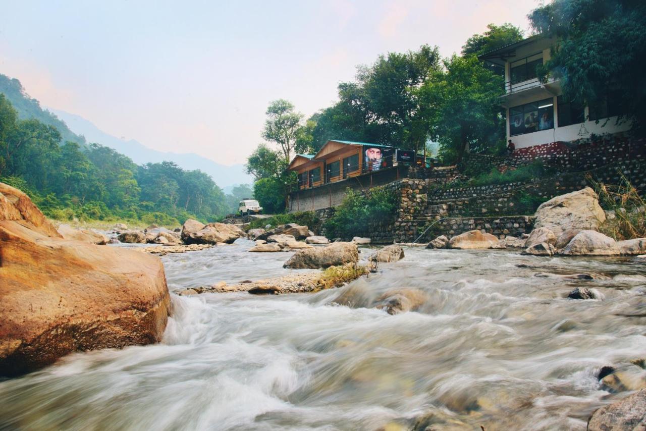 Resort Him River *