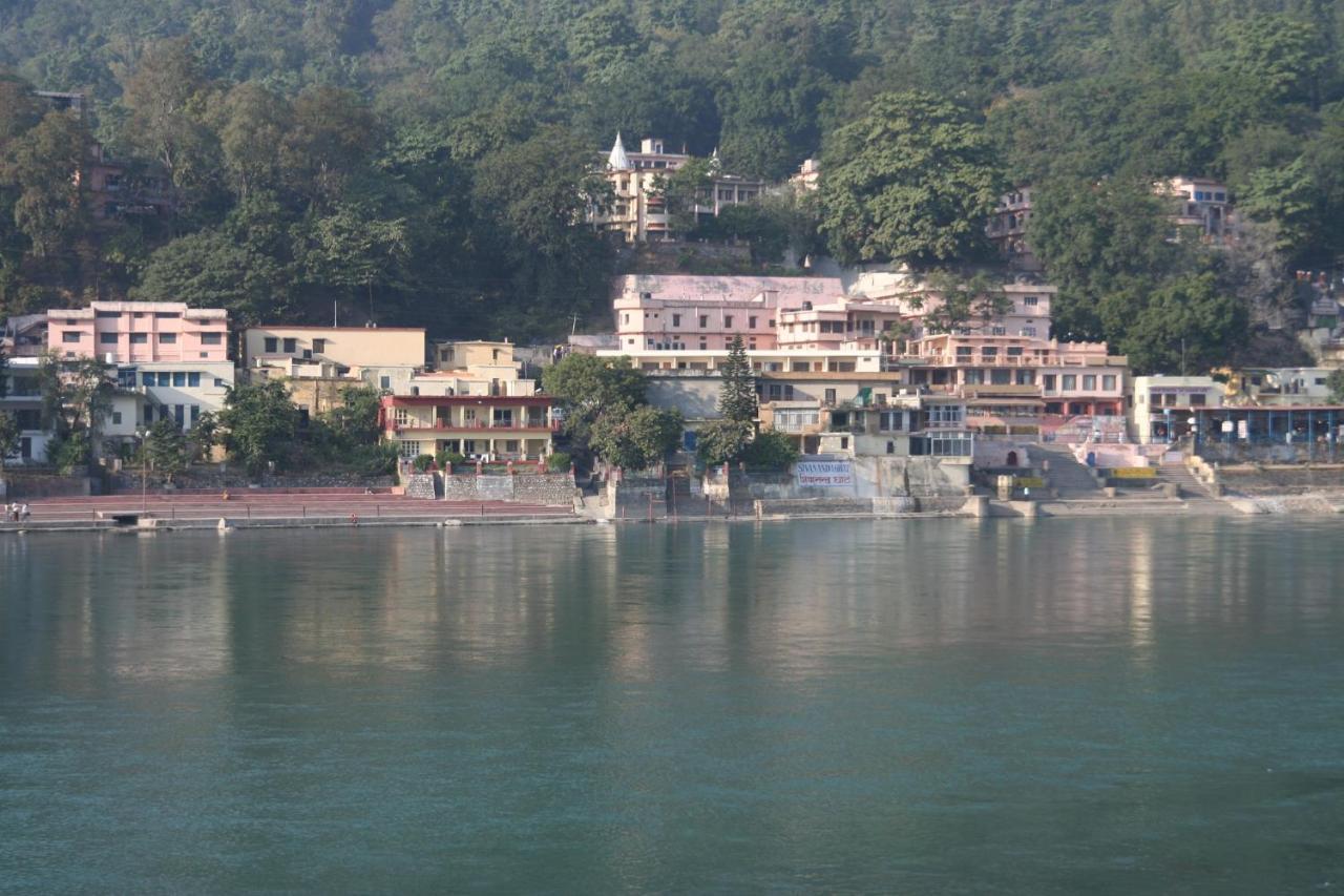 Hotel H7 On The Ganges, Yoga & Spa Resort,