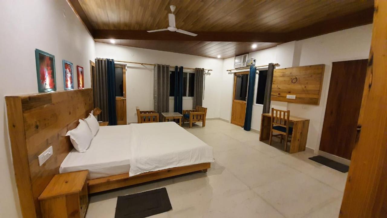 Hill Hoppers Hotel 3*