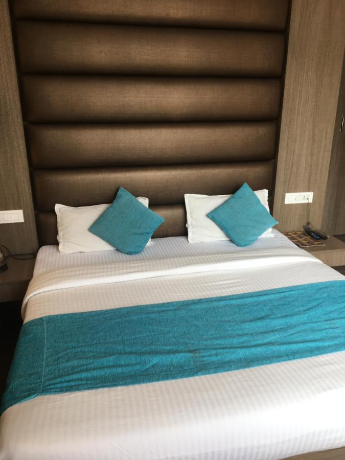 Trihari Hotel 3*