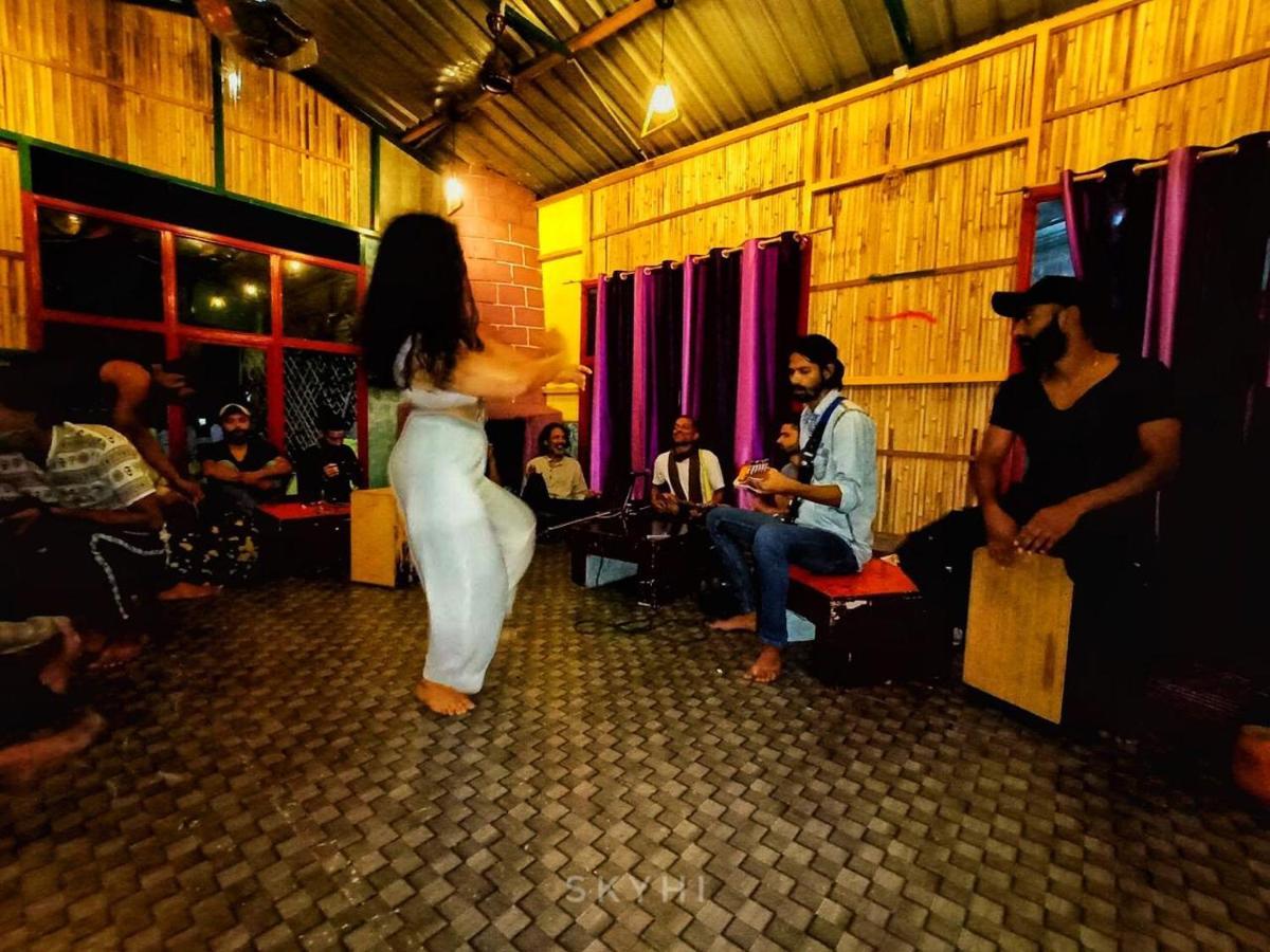 Skyhi Hostel *