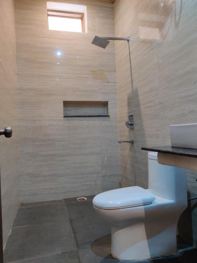 Kunwar Residency Hotel 2*