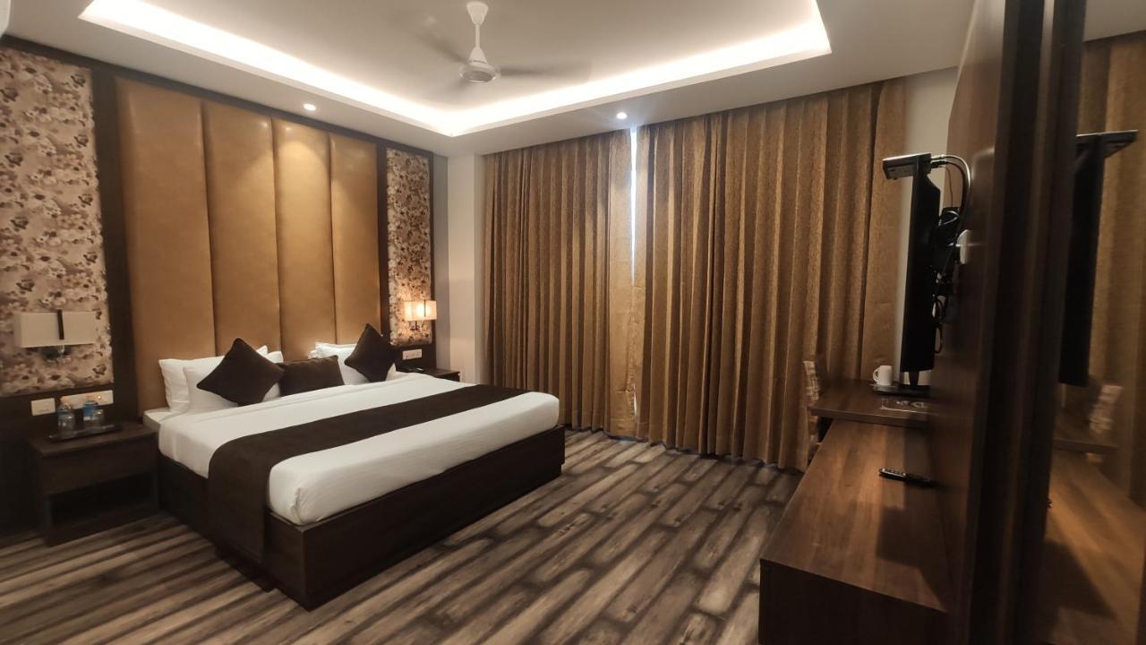 Hotel The Vilana A Unit Of Jg Developers 4*