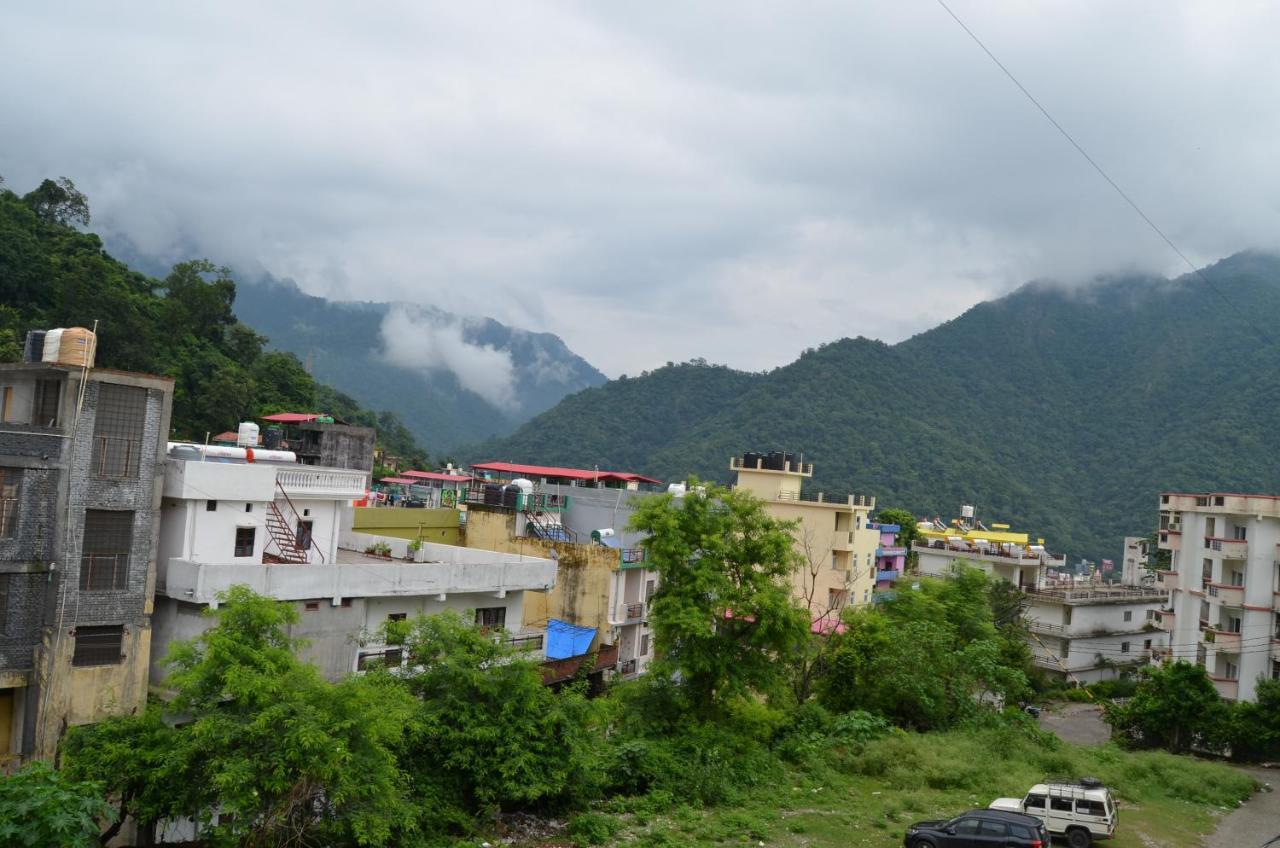 Luxurious Fully Equipped Hill View Apartment Rishikesh