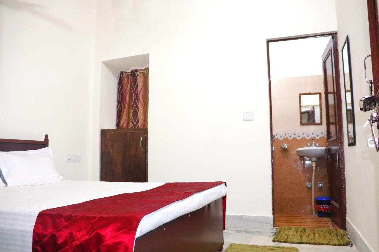 Hitam Guest house *