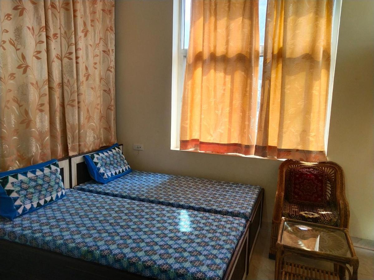Gayatri Kunj Guest house *