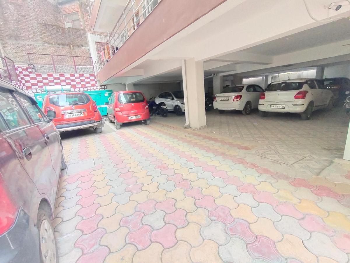 Hostel Karwaan *