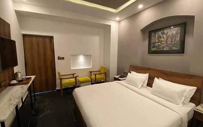 Meeram Ganga, A Heritage By The Ganges At Triveni Ghat Guest house *