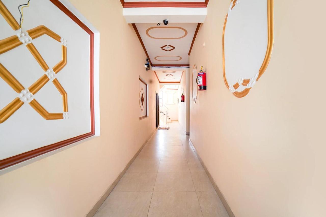 Hashtag Hostel *