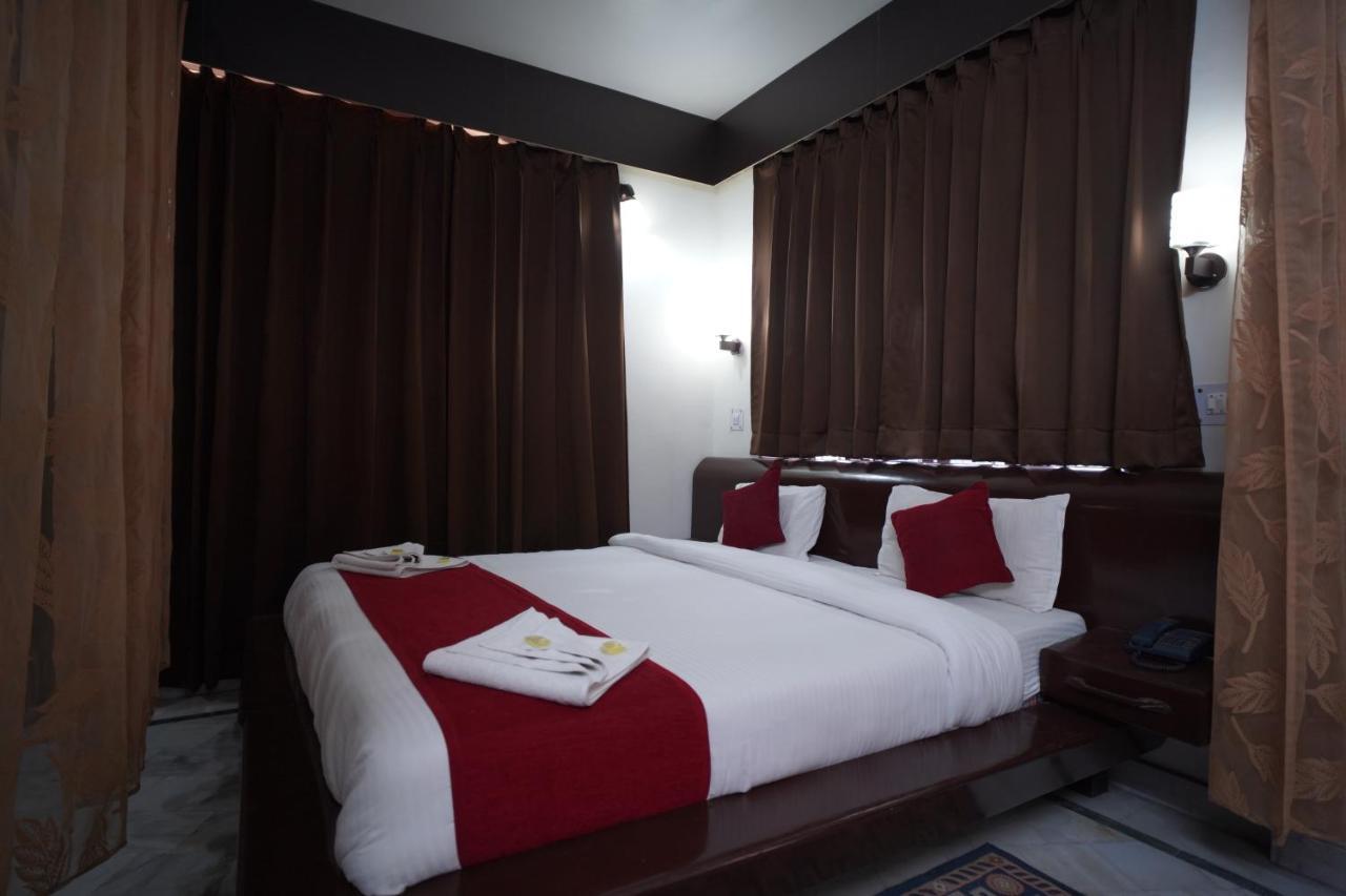 Gayatri Resorts Hotel
