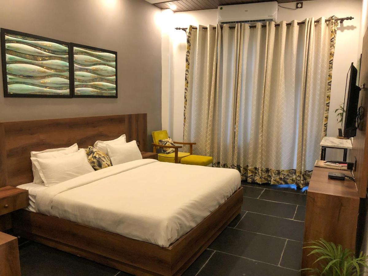 Meeram Ganga, A Heritage By The Ganges At Triveni Ghat Guest house *