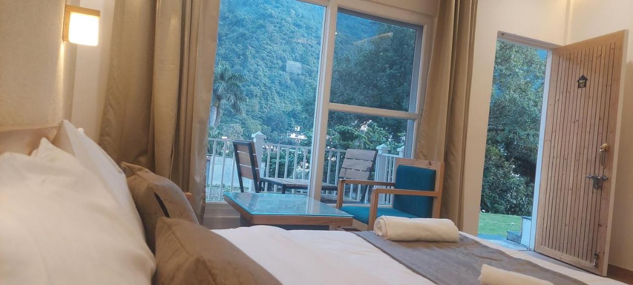 Laxmana On The Ganges Resort *