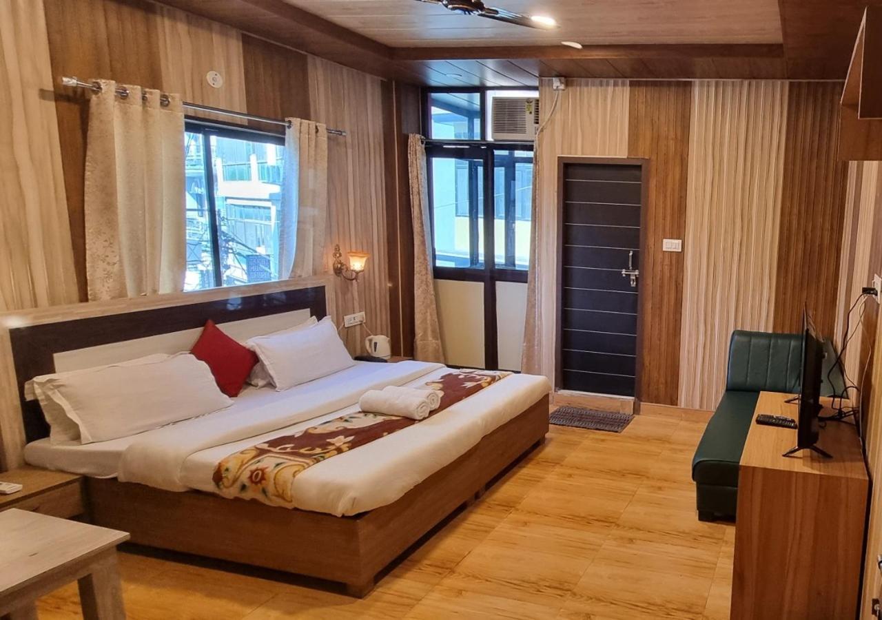 The Mountain View Hostel Rishikesh