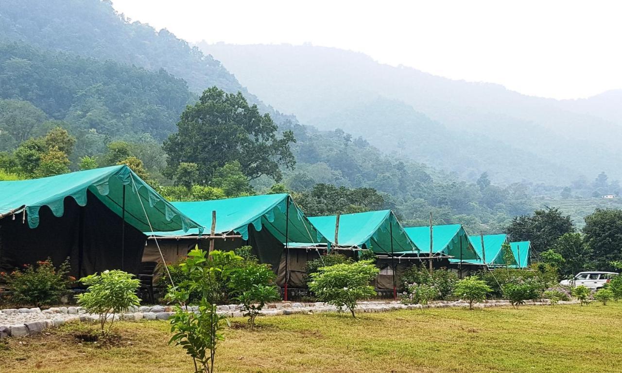 The Raajas - Camp & *