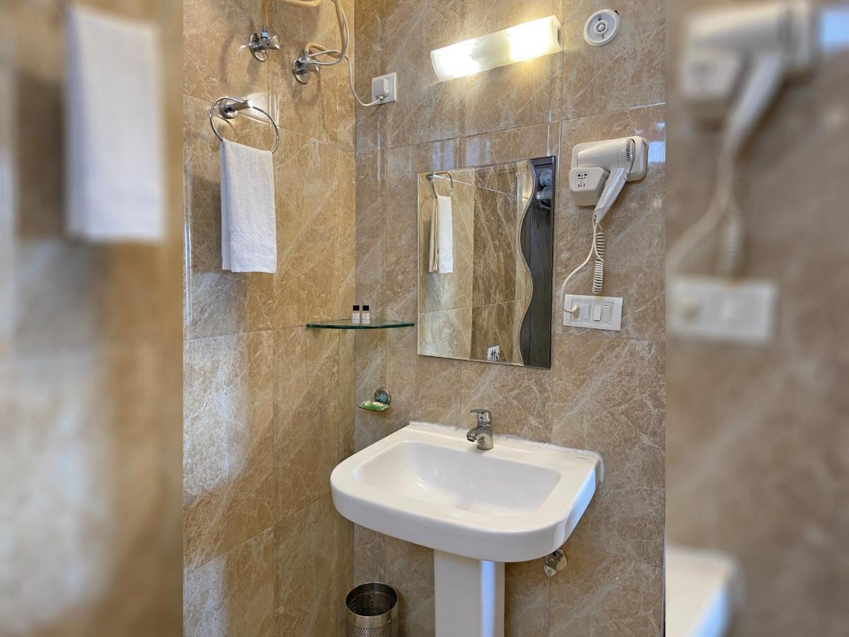 Nirvana Palace Hotel 3*